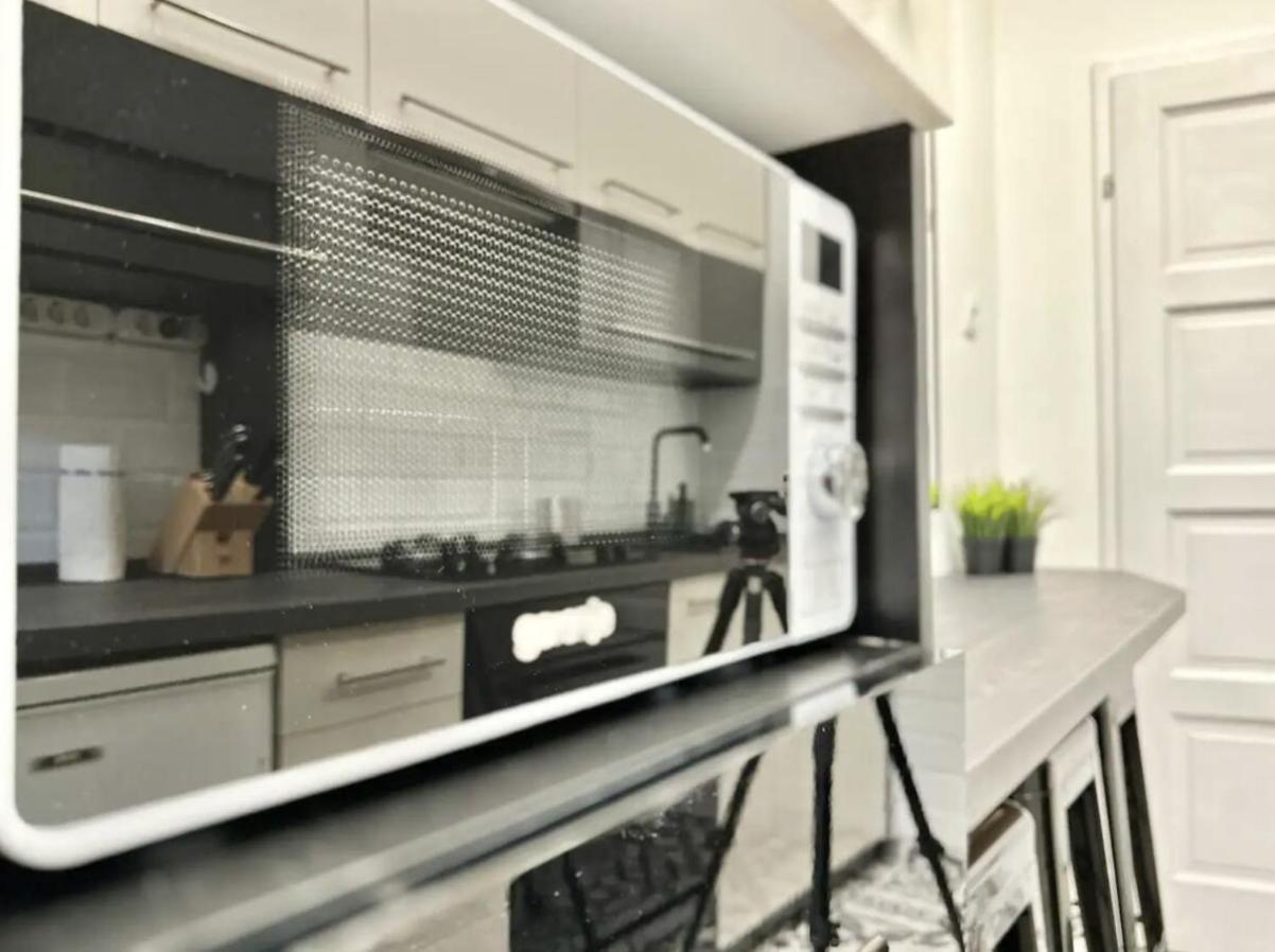 Standard Apartment By Hi5 - Rakoczi 23 Studio — Fotók 1